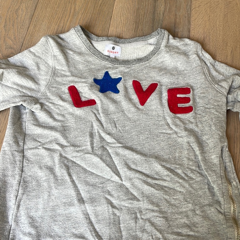 grey crewneck